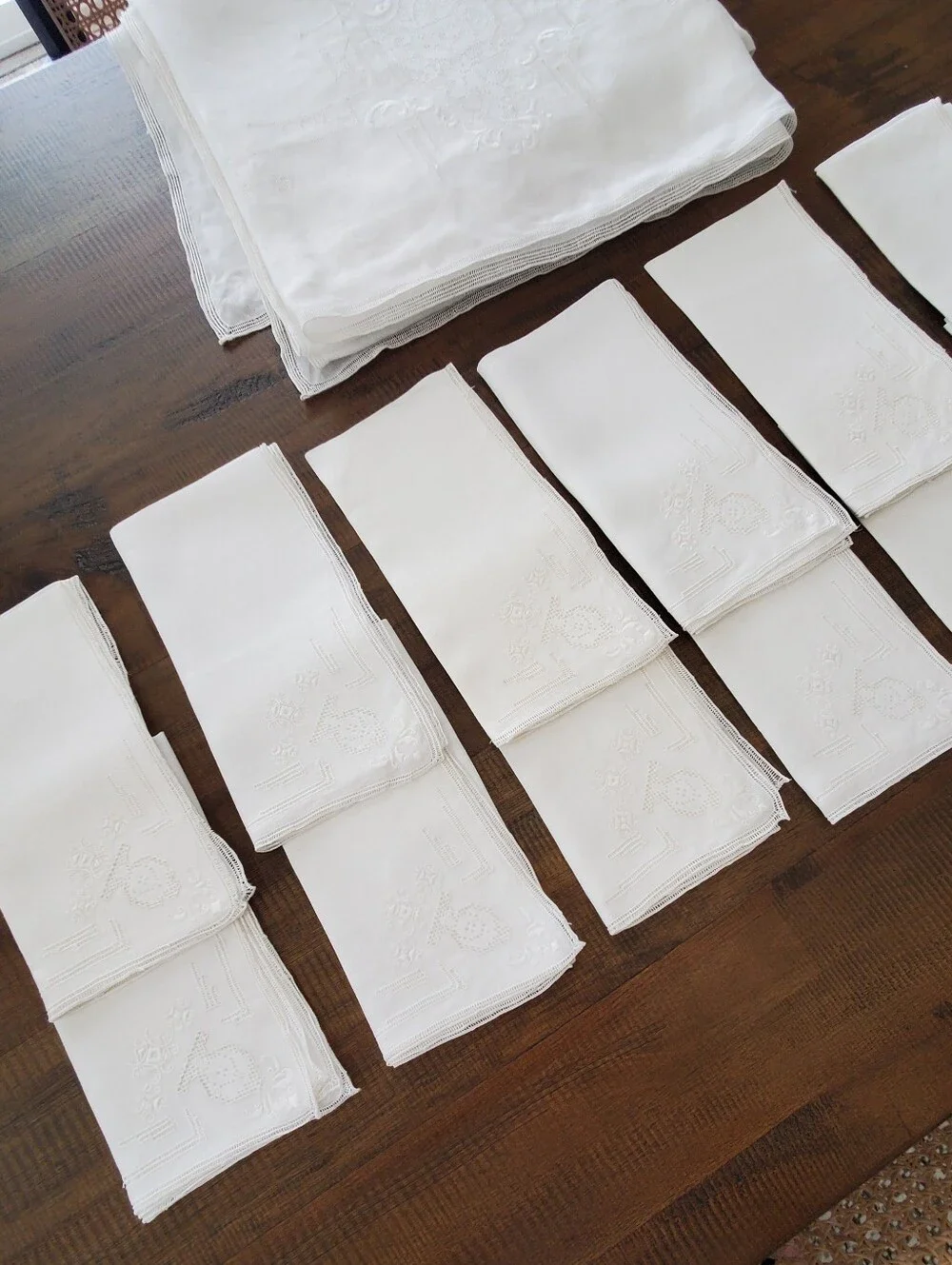 Vtg Madeira Linen Hand Embroidered Intricate Cutwork Tablecloth+12 Napkins White
